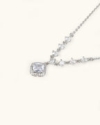 Sparkling Stone Lariat Necklace