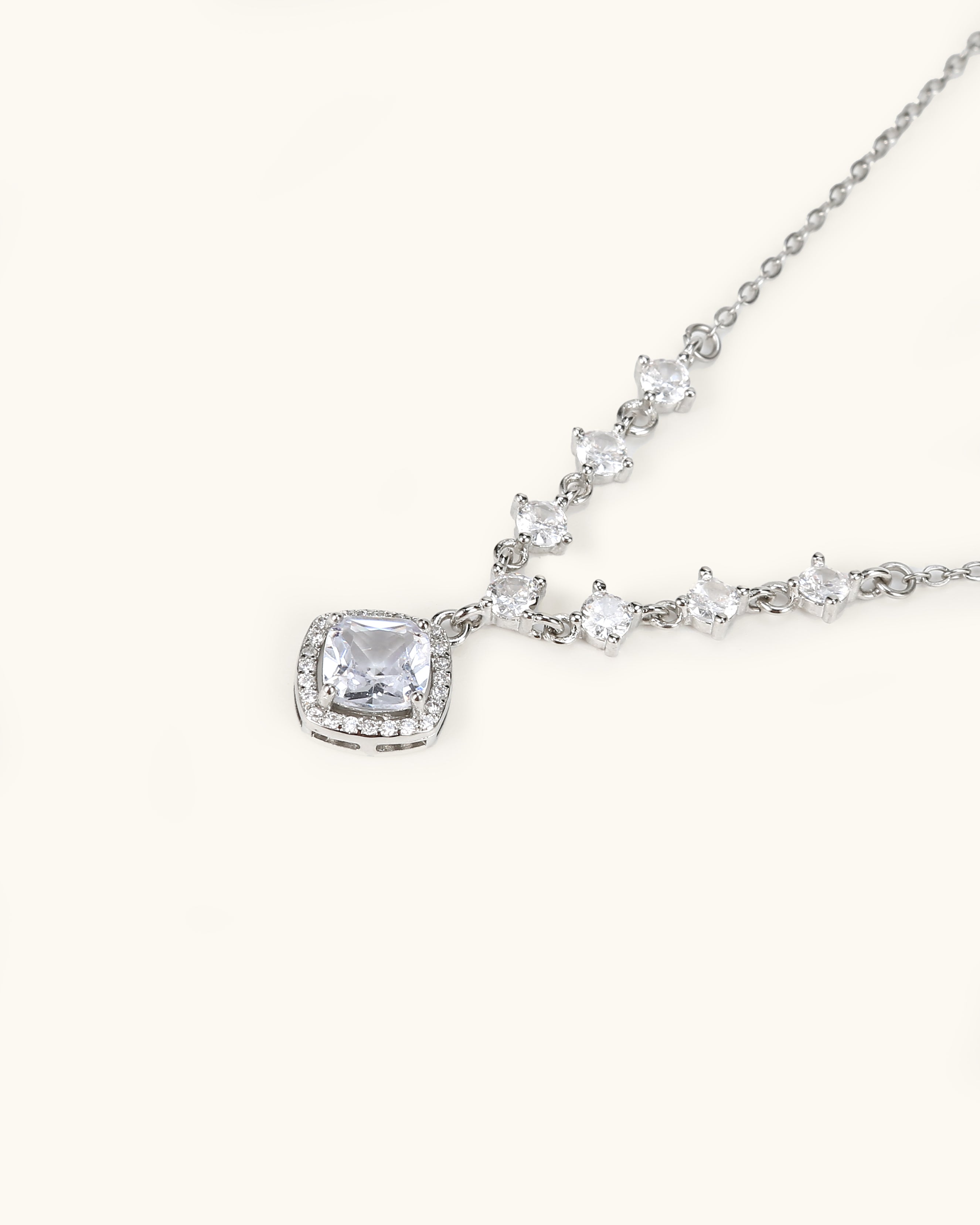 Sparkling Stone Lariat Necklace