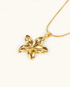 Polished Flower Necklace