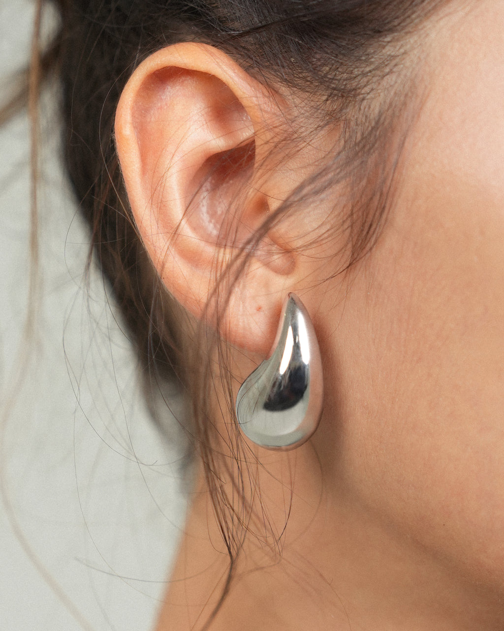 Medium Teardrop Stud Earrings In Silver