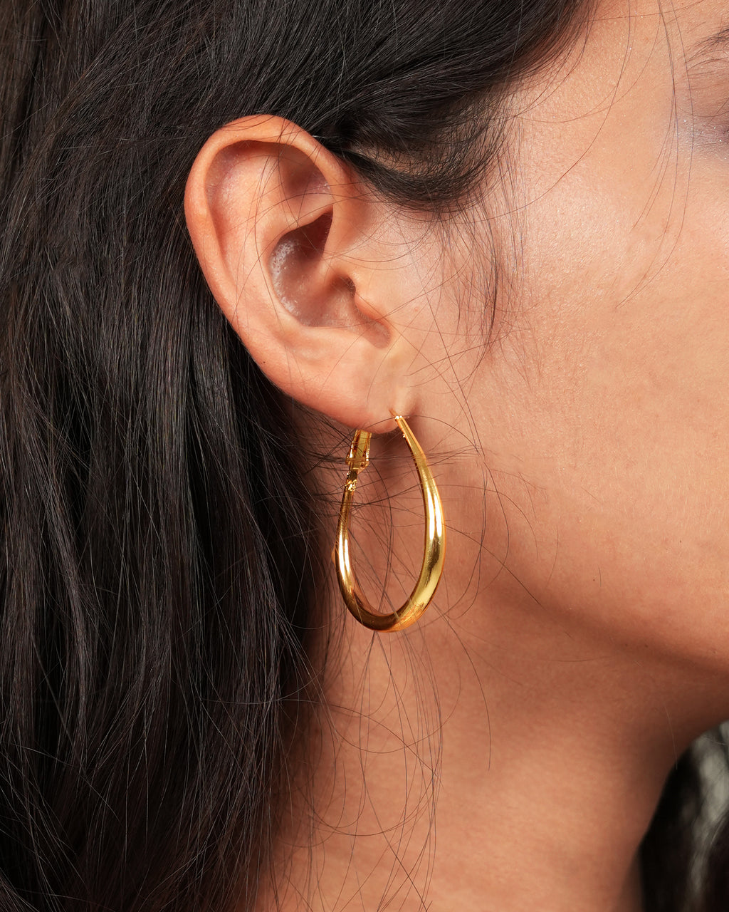 Oval Hoop Earrings In Silver