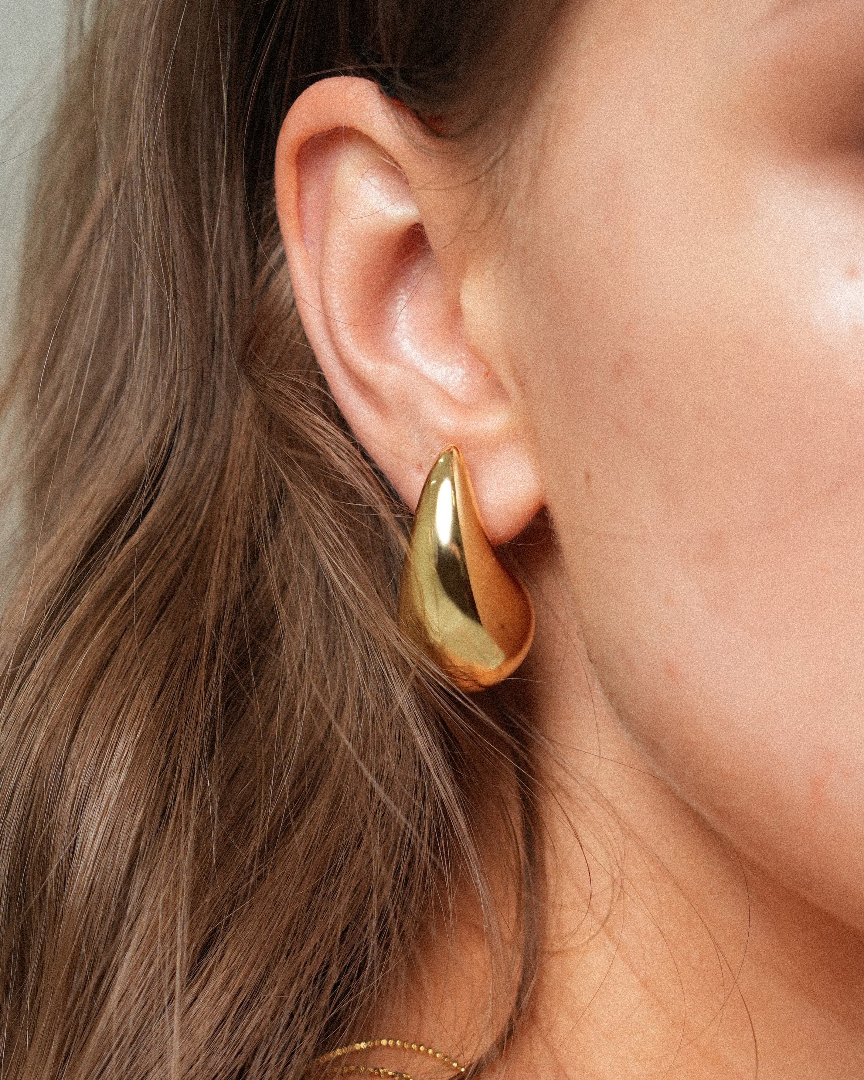 Medium Teardrop Stud Earrings