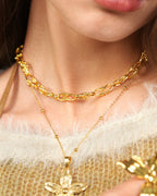 Floral Claw Necklace In Silver